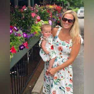 Mommy & Me white floral dress matching set, women’s size small infant 3-6 months